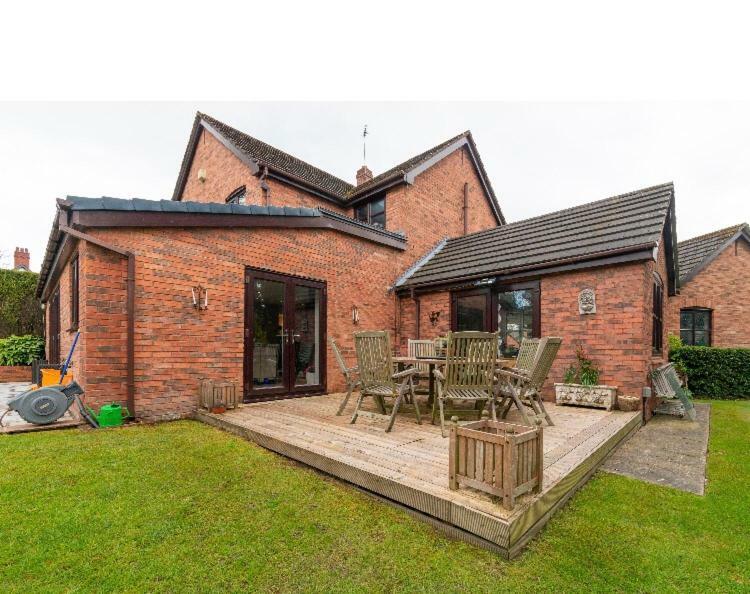 Wilmslow Airbnb ภายนอก รูปภาพ